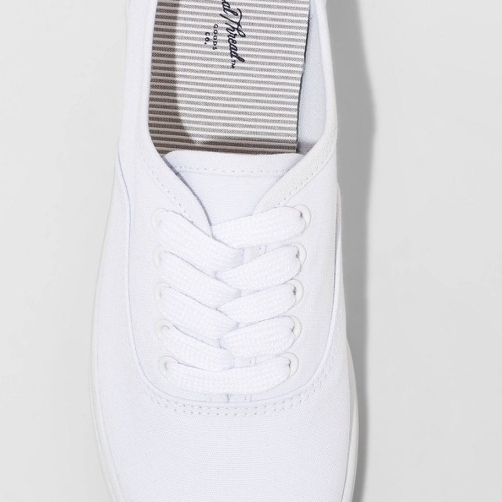Universal Thread White Canvas Sneakers - Picture 3 of 4